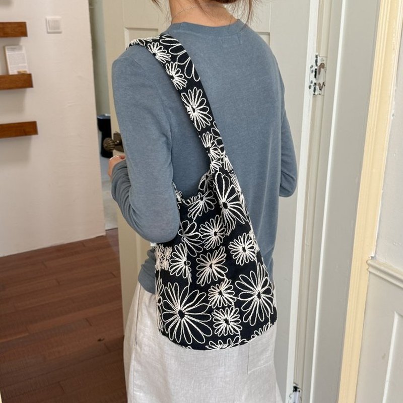 Женская черно-белая сумка-хобо – обзор и цена Hobo Bag Slouchy