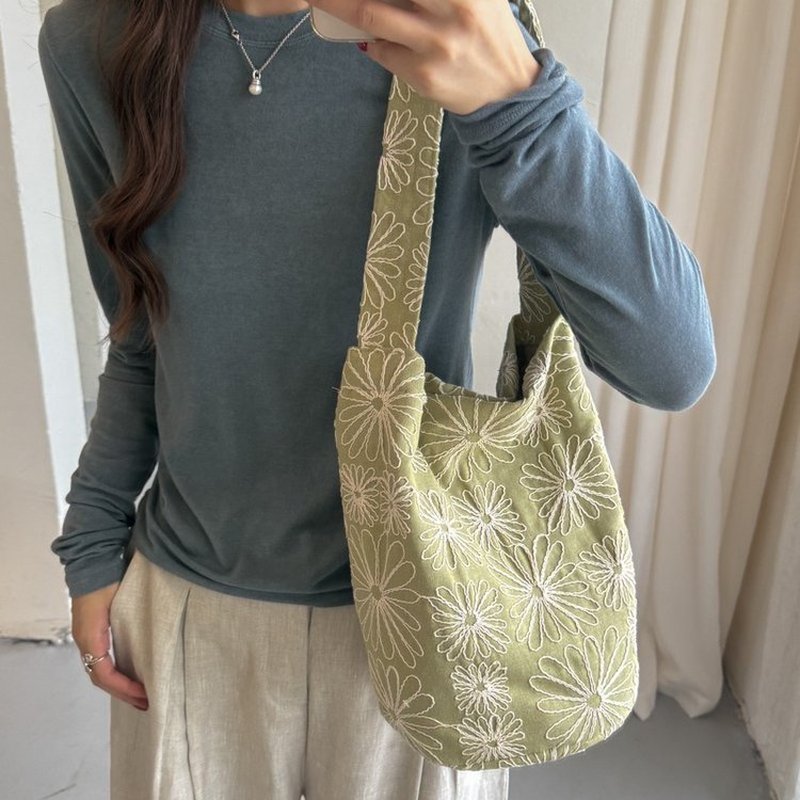 Женская черно-белая сумка-хобо – обзор и цена Hobo Bag Slouchy