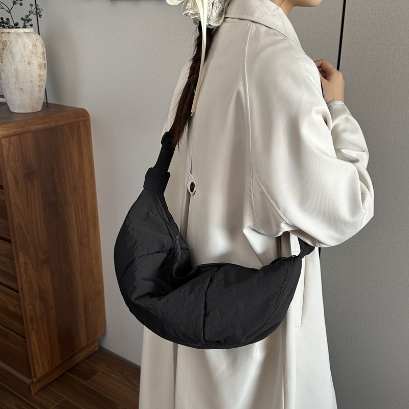 Нейлоновая сумка-хобо с логоти – обзор и цена Women Bags Logo